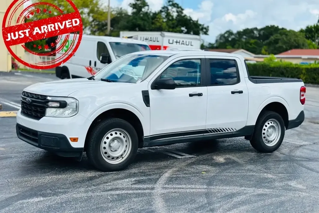 2022 Ford Maverick XL photo 1