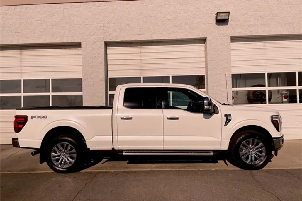 2024 Ford F-150 Lariat photo 1