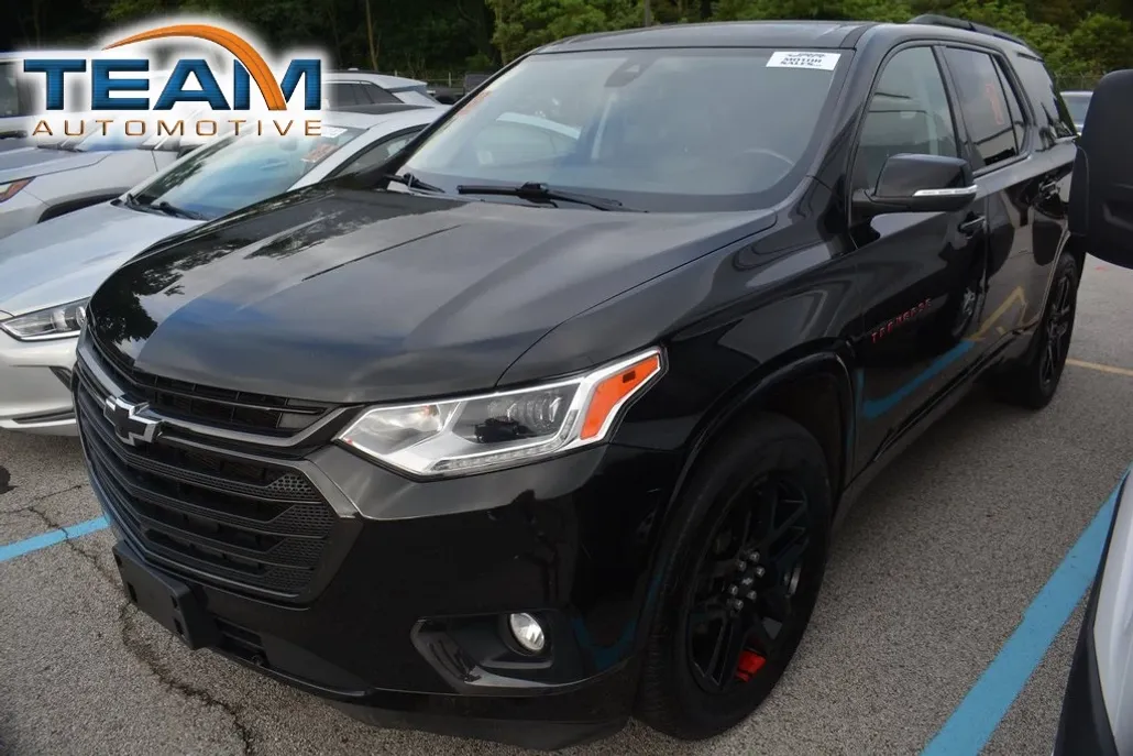 2021 Chevrolet Traverse Premier photo 1
