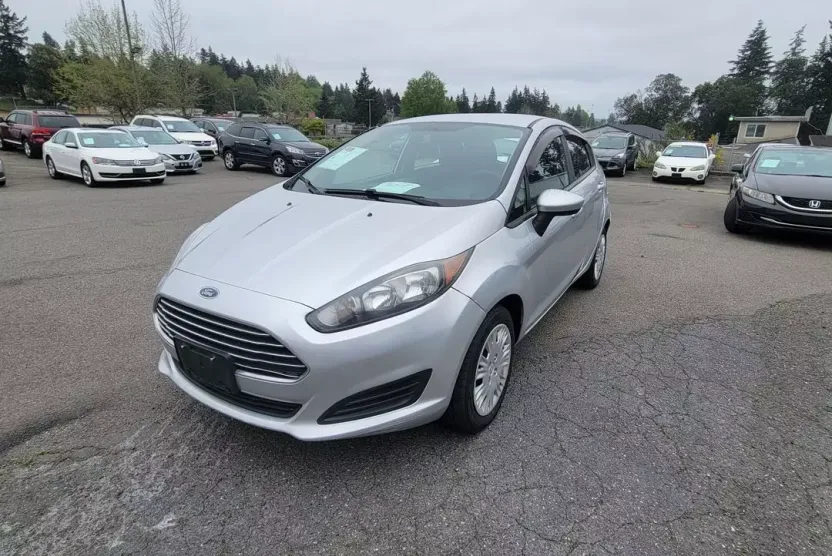 2016 Ford Fiesta S photo 1