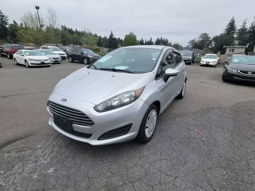 2016 Ford Fiesta S photo 1