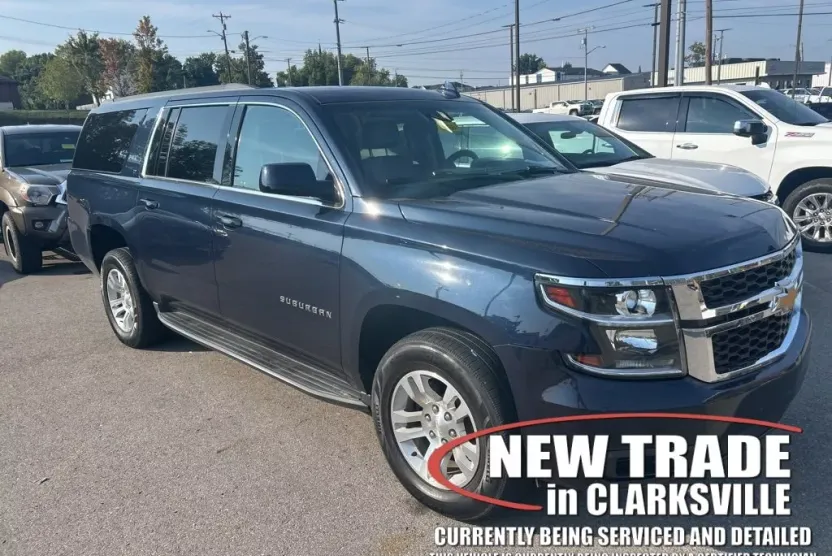 2019 Chevrolet Suburban LT photo 1