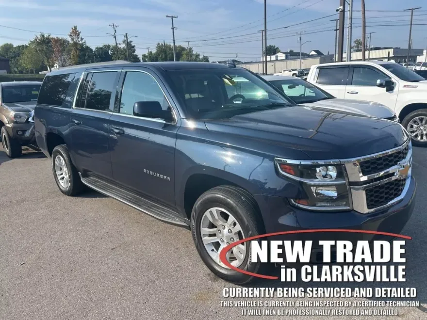 2019 Chevrolet Suburban LT photo 1