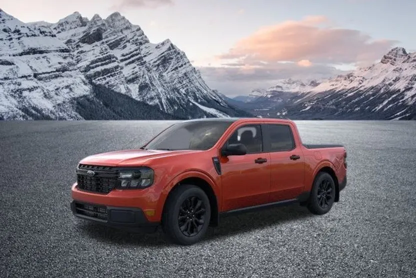 2024 Ford Maverick XLT photo 1