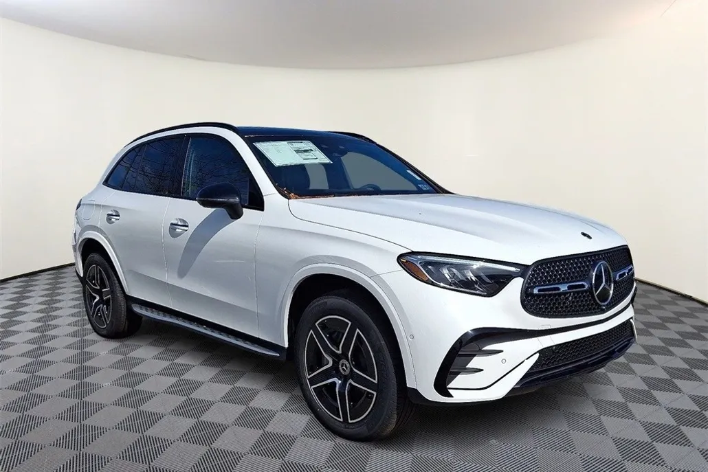2026 Mercedes Benz GLC 300 4MATIC photo 1