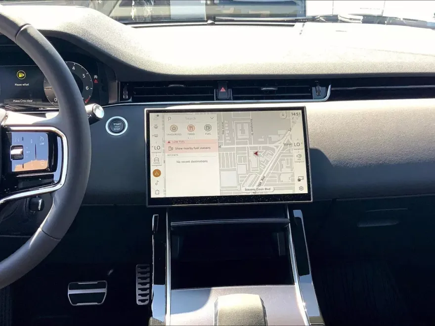 2026 Land Rover Range Rover Evoque Dynamic SE photo 1
