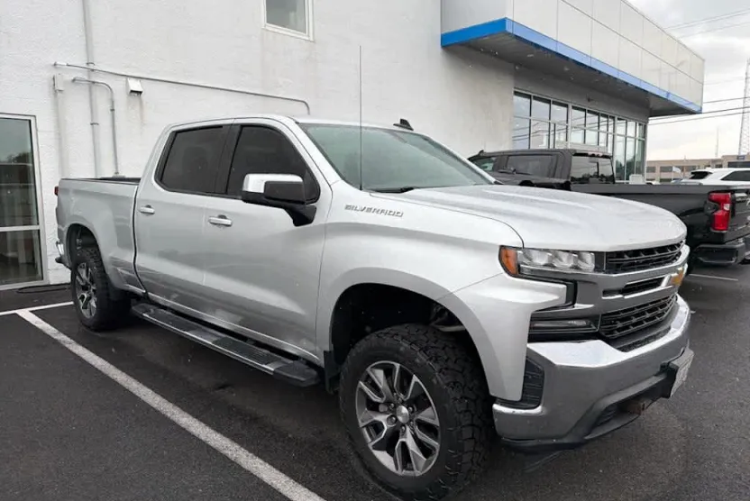 2020 Chevrolet Silverado 1500 LT photo 1