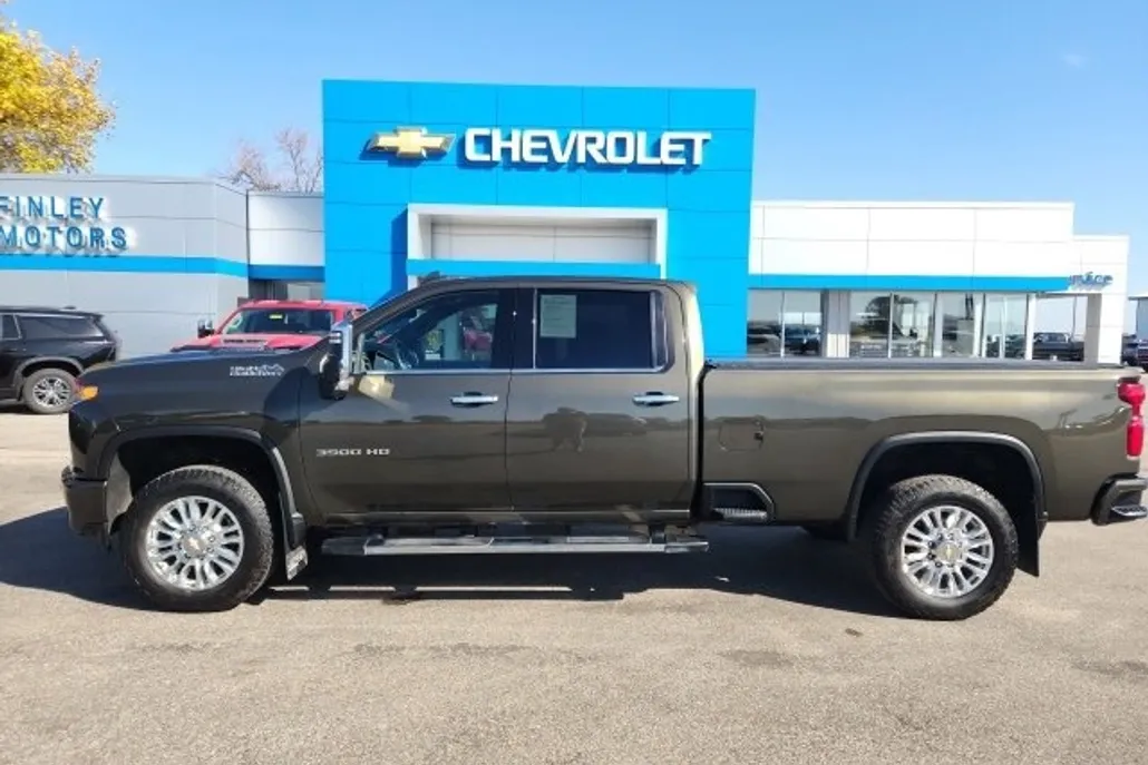 2023 Chevrolet Silverado 3500HD High Country photo 1