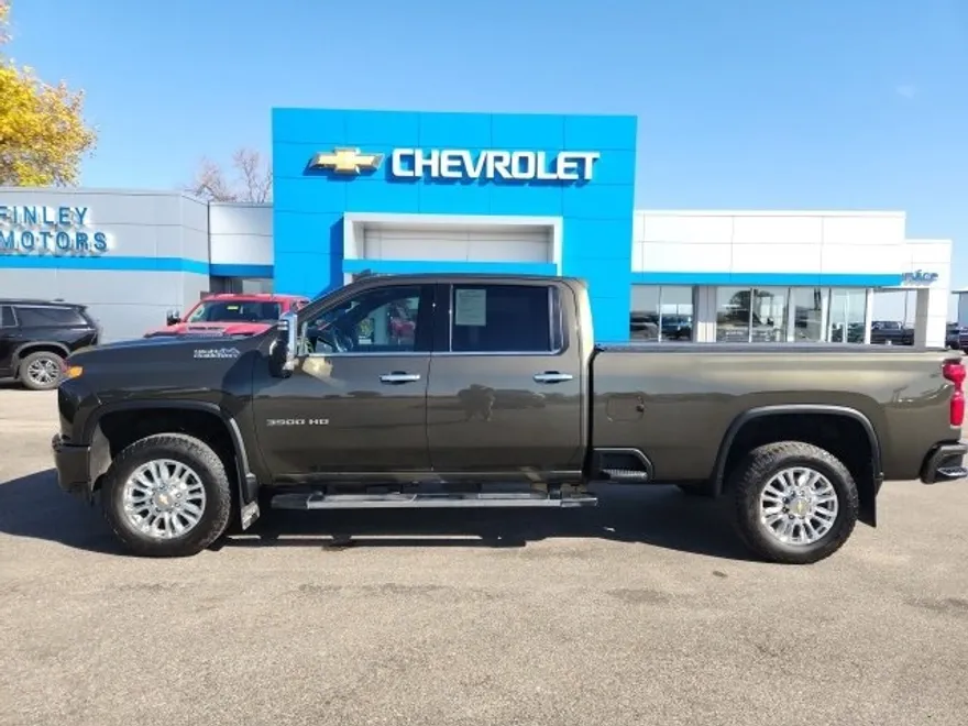 2023 Chevrolet Silverado 3500HD High Country photo 1