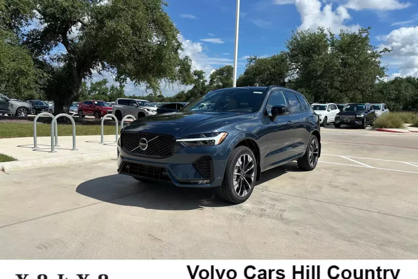 2026 Volvo XC60 B5 Plus photo 1