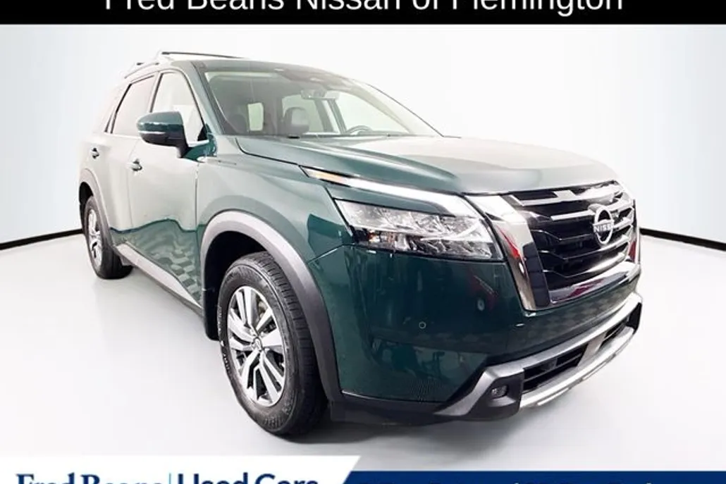 2023 Nissan Pathfinder SL photo 1