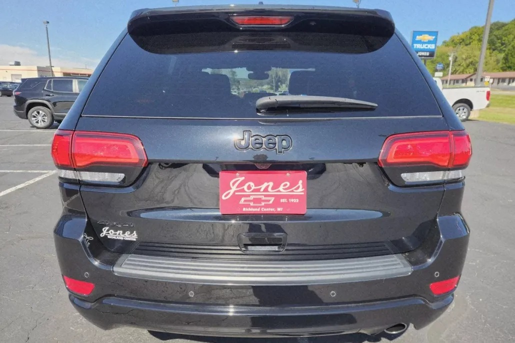 2022 Jeep Cherokee Laredo X photo 1