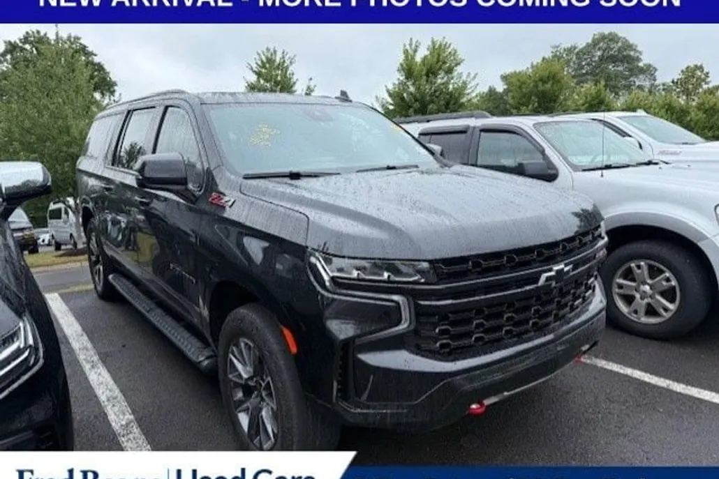 2024 Chevrolet Suburban Z71 photo 1