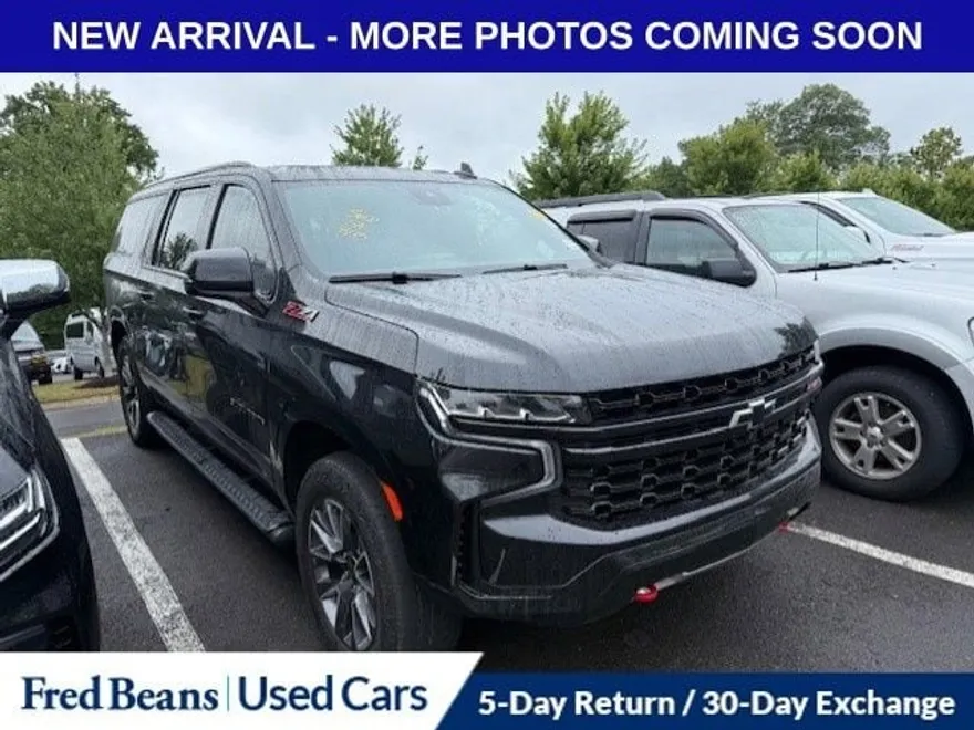 2024 Chevrolet Suburban Z71 photo 1