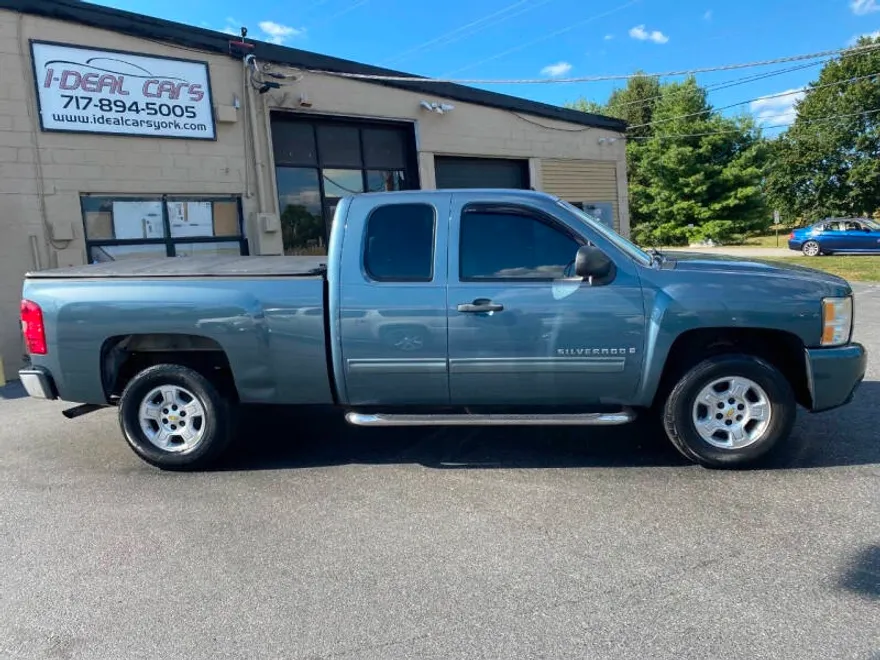 2009 Chevrolet Silverado 1500 LT photo 1