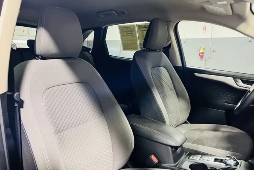 2020 Ford Escape SE photo 1