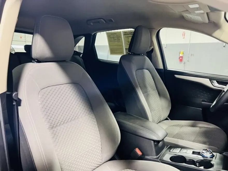2020 Ford Escape SE photo 1