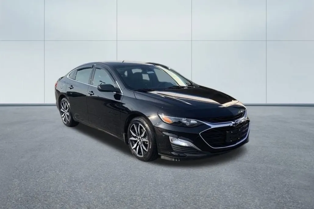 2023 Chevrolet Malibu RS photo 1