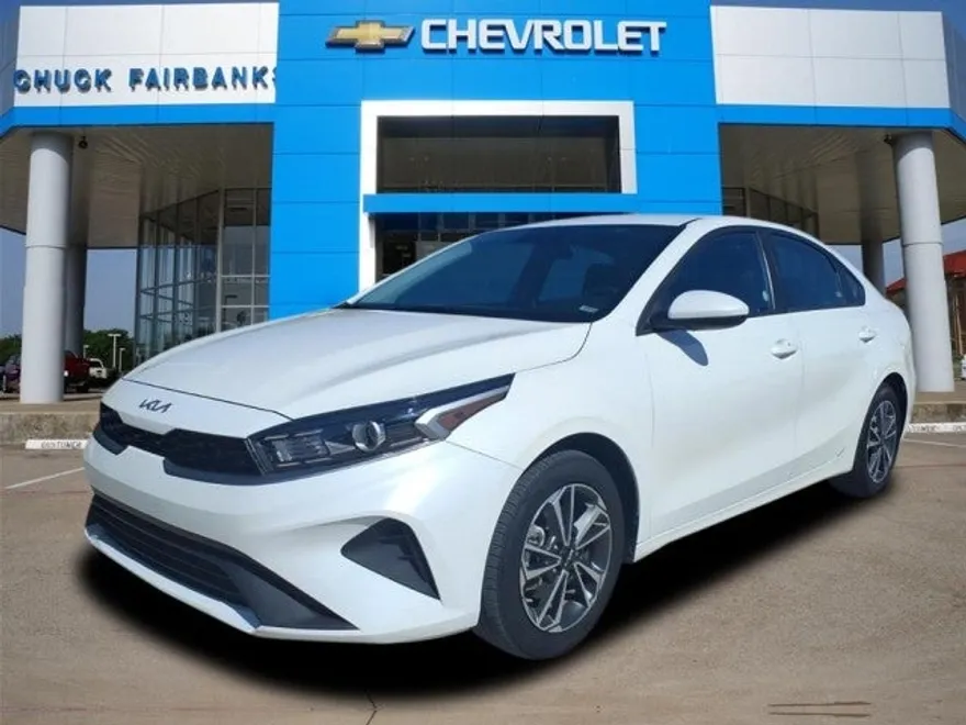 2024 Kia Forte LXS photo 1