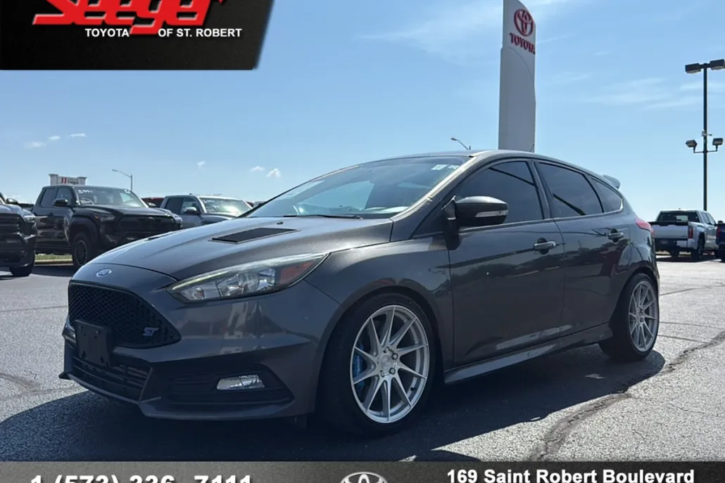2015 Ford Focus ST photo 1