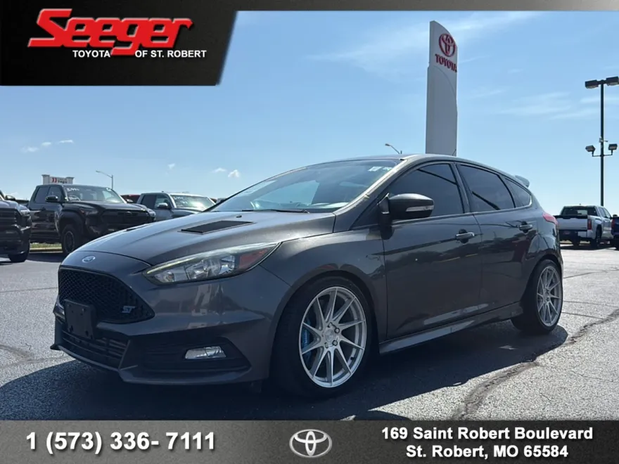 2015 Ford Focus ST photo 1