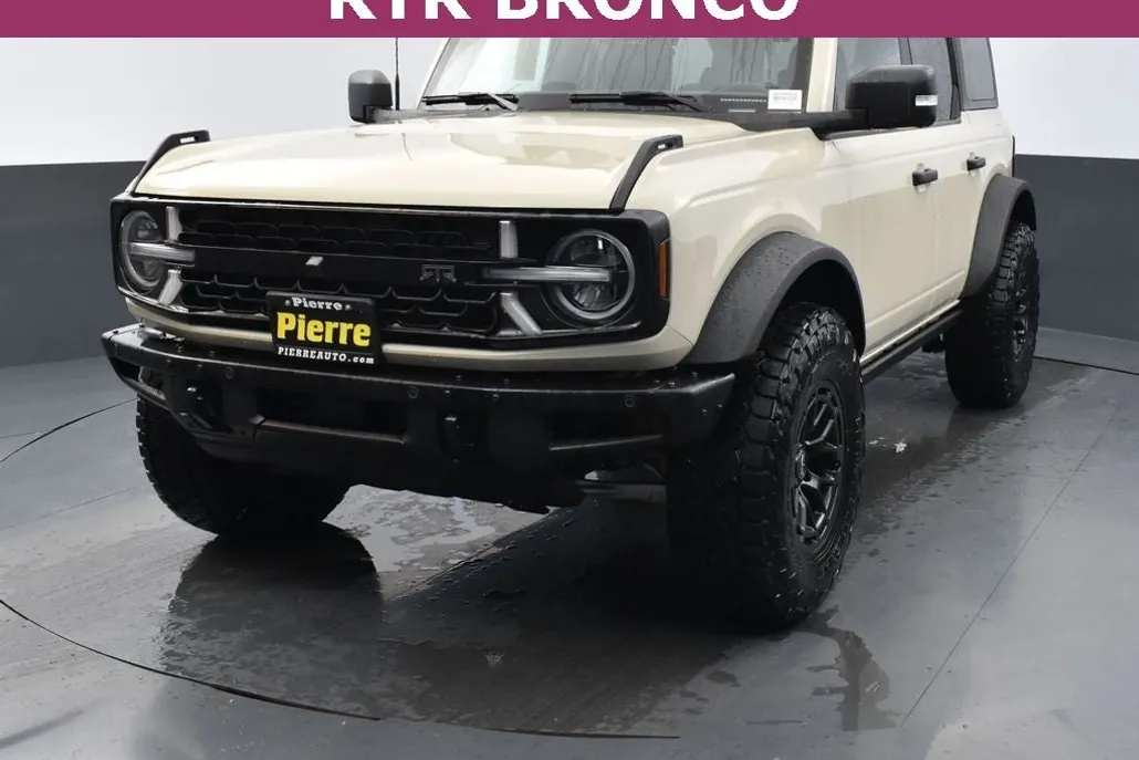 2025 Ford Bronco Badlands photo 1