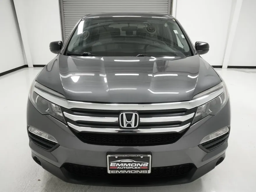 2016 Honda Pilot LX photo 1