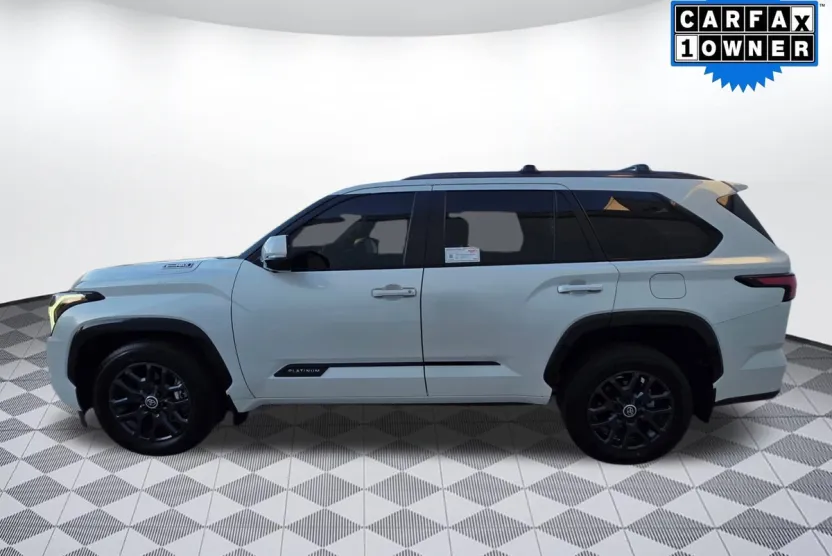 2024 Toyota Sequoia Platinum photo 1