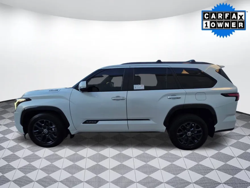 2024 Toyota Sequoia Platinum photo 1