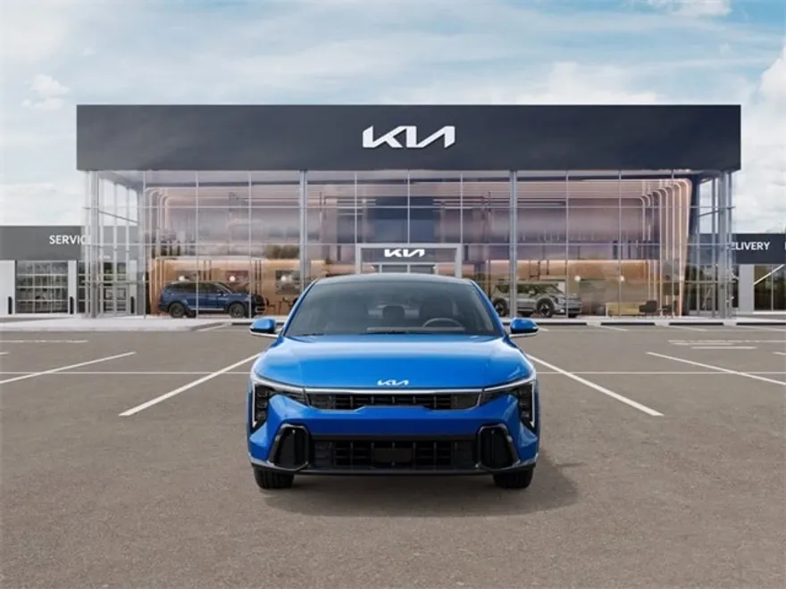 2025 Kia K4 GT-Line photo 1