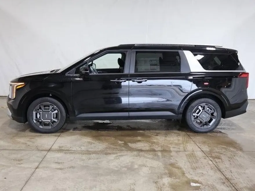 2026 Kia Carnival EX photo 1