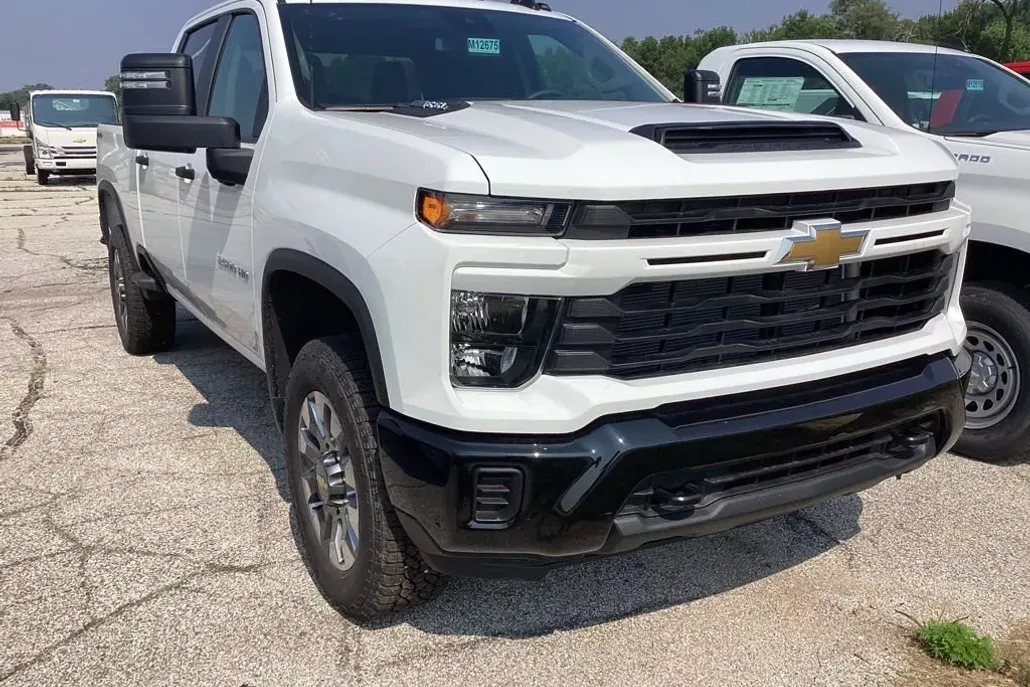 2025 Chevrolet Silverado 2500HD Custom photo 1