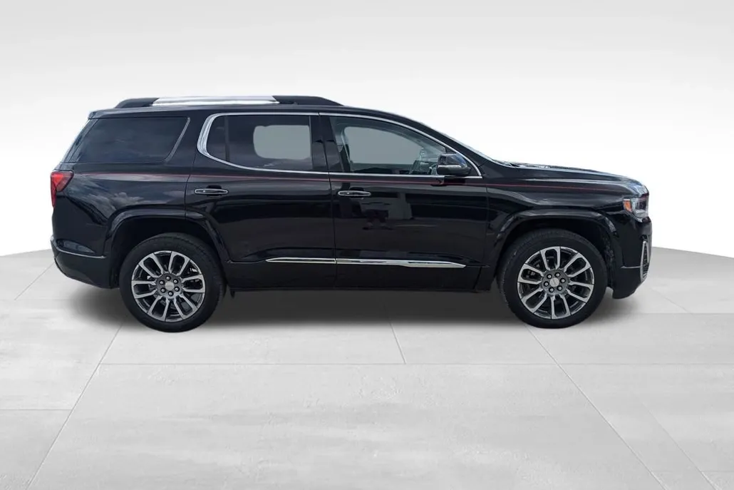 2023 Gmc Acadia Denali photo 1