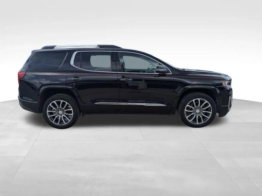 2023 Gmc Acadia Denali photo 1