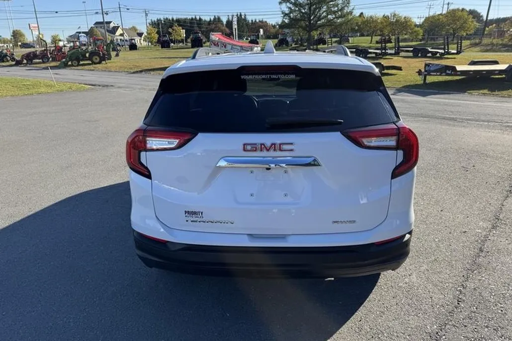 2023 Gmc Terrain SLE photo 1