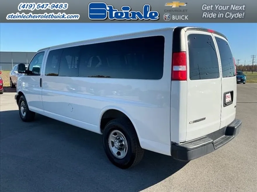 2019 Chevrolet Express Passenger 3500 LT photo 1