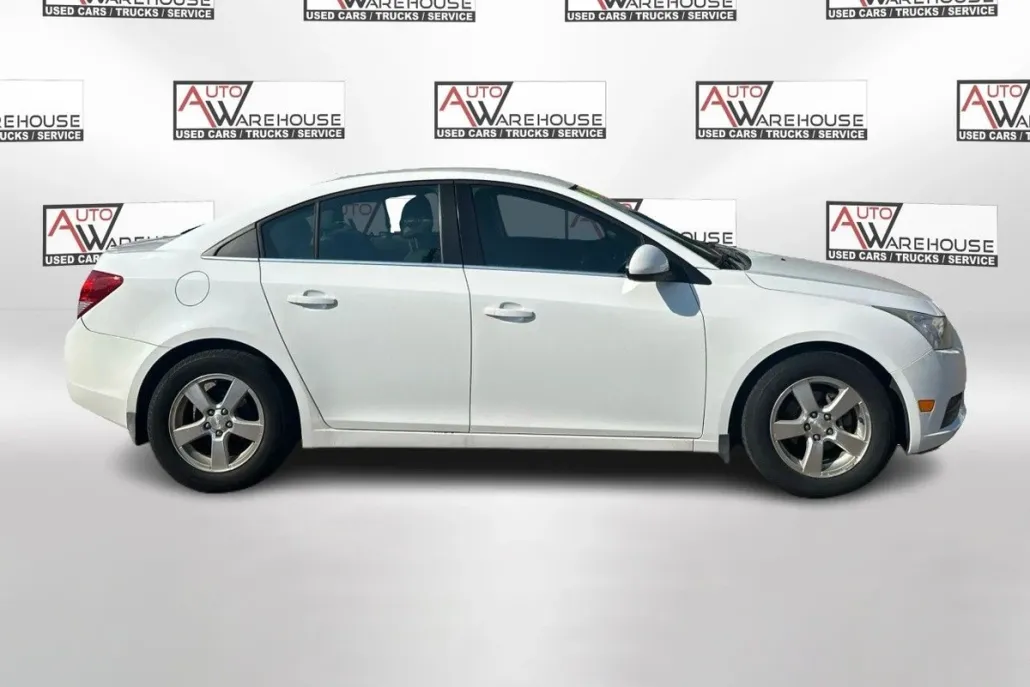 2014 Chevrolet Cruze photo 1