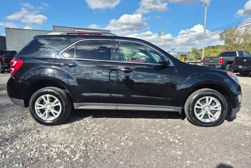 2016 Chevrolet Equinox LT photo 1