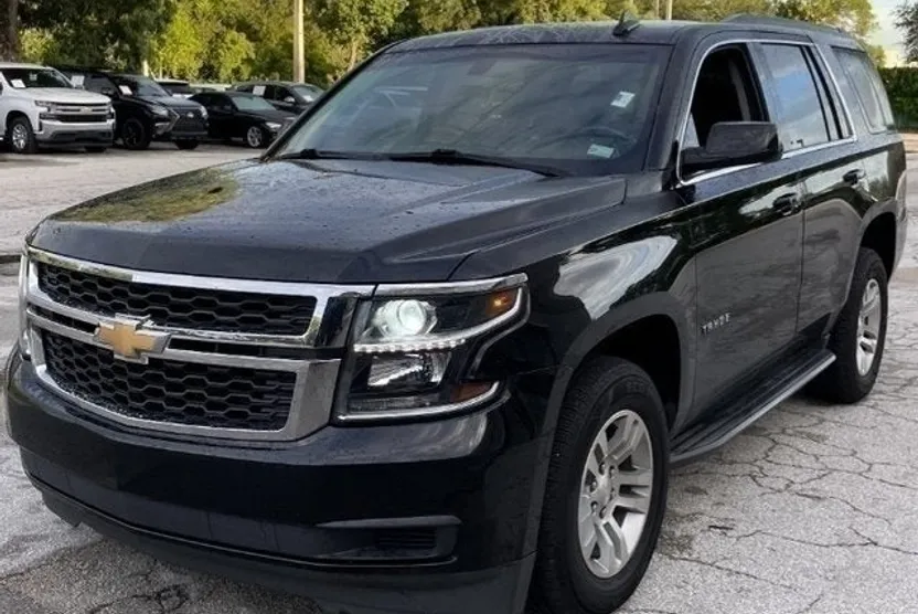2017 Chevrolet Tahoe LS photo 1