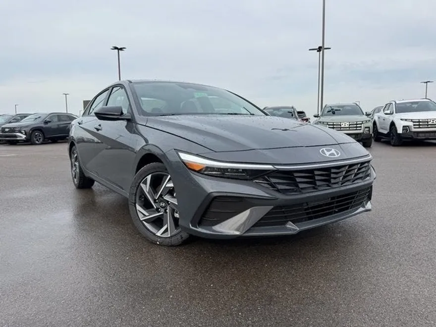 2025 Hyundai Elantra SEL Sport photo 1