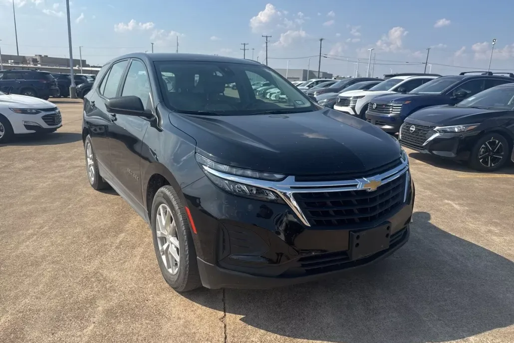 2024 Chevrolet Equinox LS photo 1