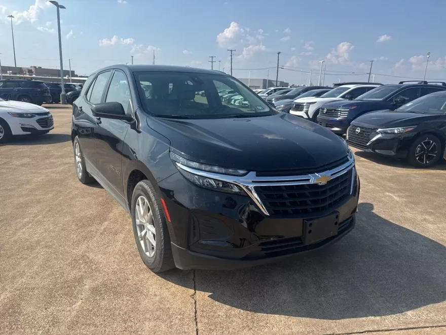 2024 Chevrolet Equinox LS photo 1