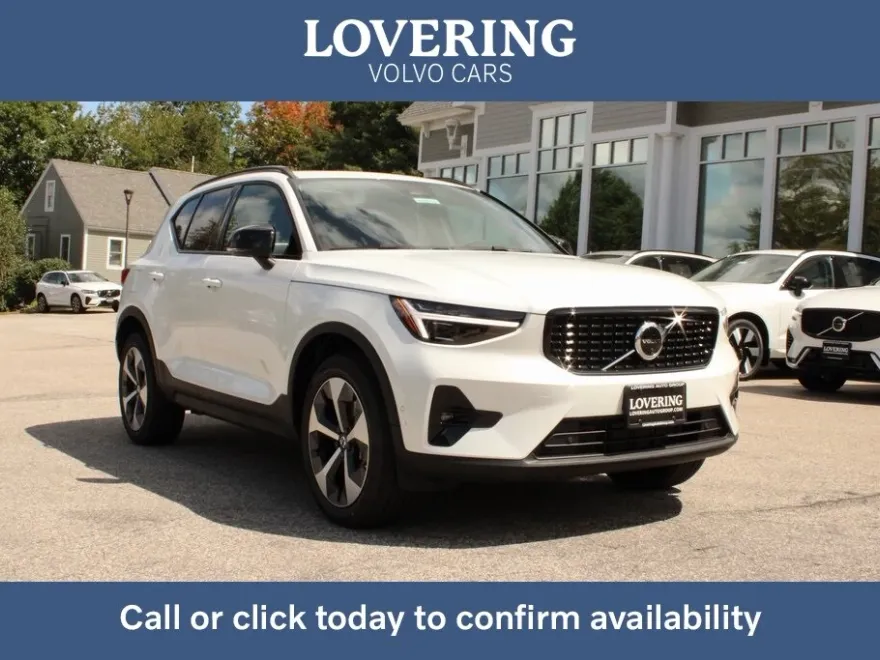 2025 Volvo XC40 Plus photo 1