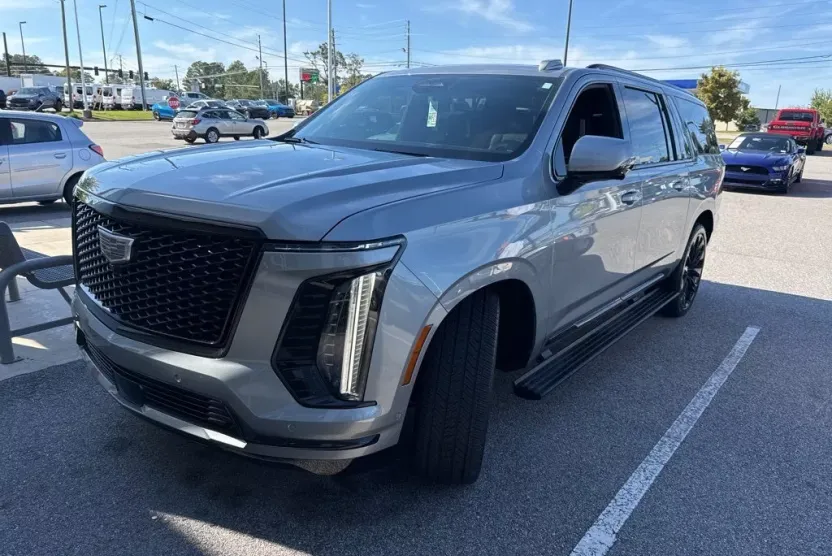2025 Cadillac Escalade ESV Sport Platinum photo 1