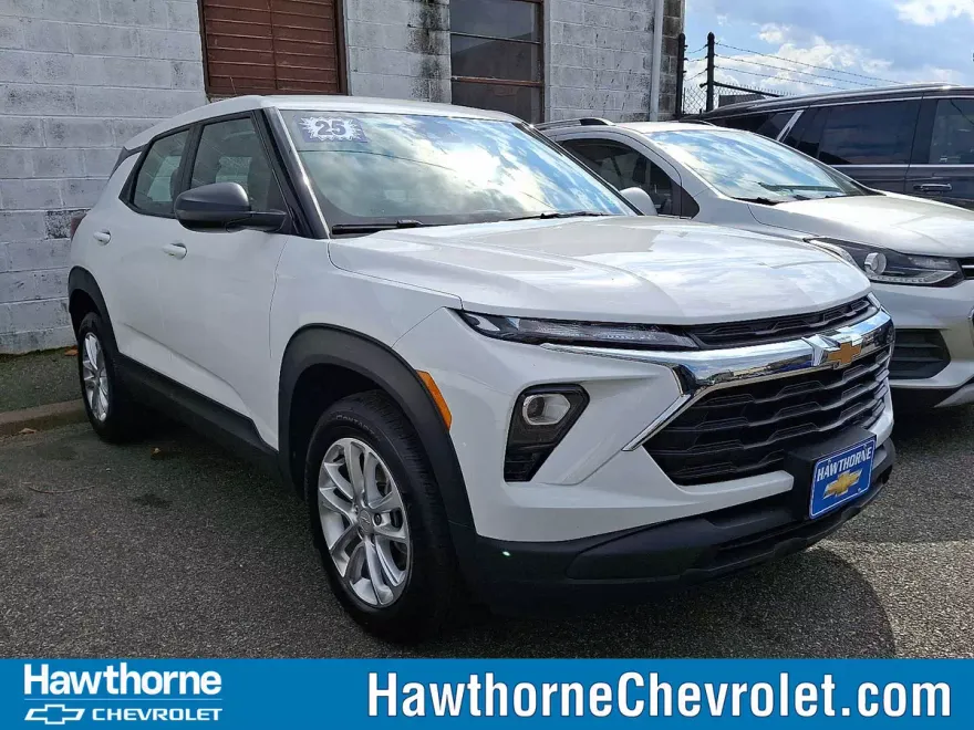 2025 Chevrolet Trailblazer LS photo 1