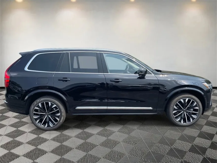 2025 Volvo XC90 Plus photo 1