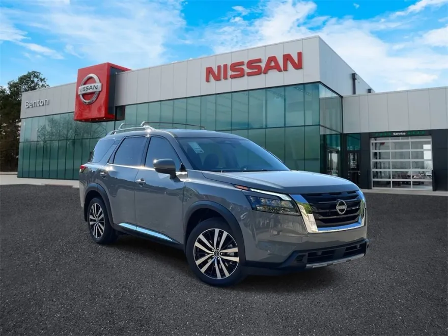 2025 Nissan Pathfinder Platinum photo 1