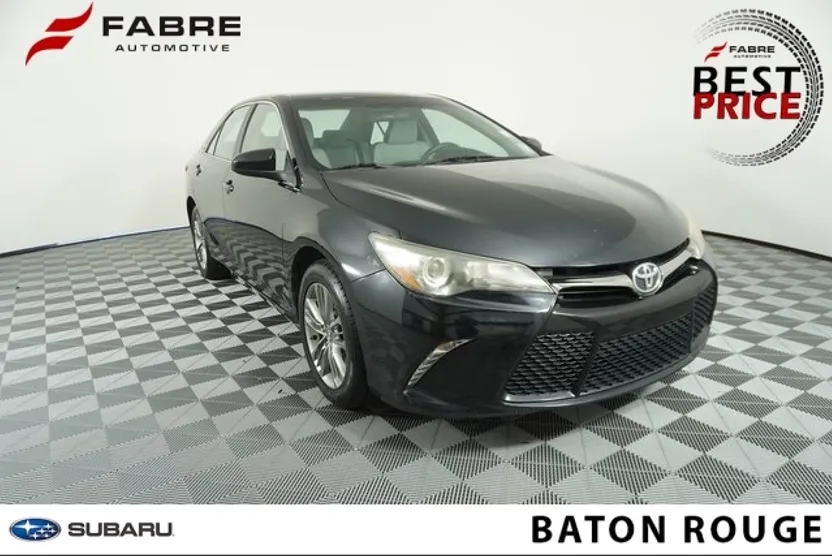 2016 Toyota Camry SE photo 1