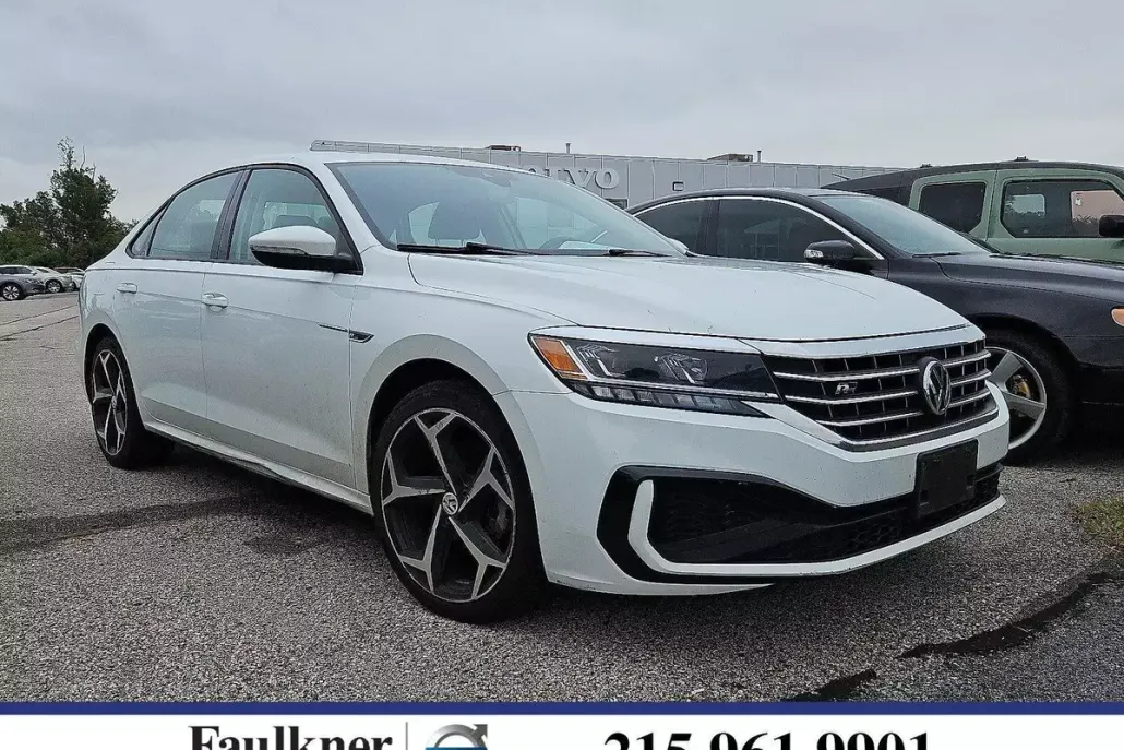 2020 Volkswagen Passat 2.0T R-Line photo 1