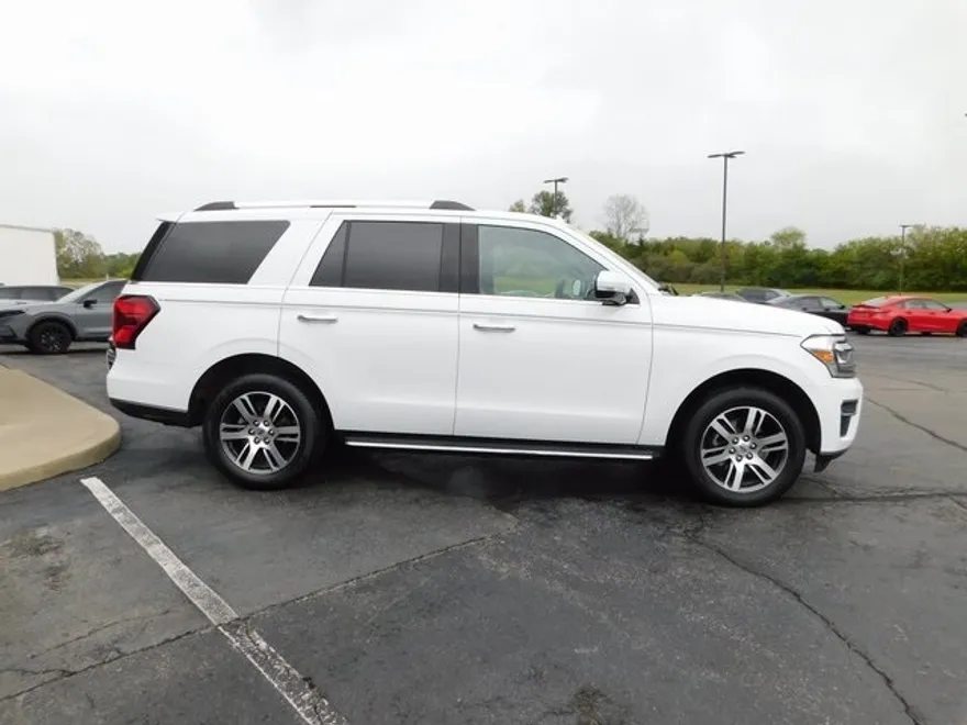 2022 Ford Expedition Limited photo 1